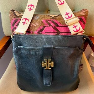 TORY Burch✨Black Pebble Leather Crossbody